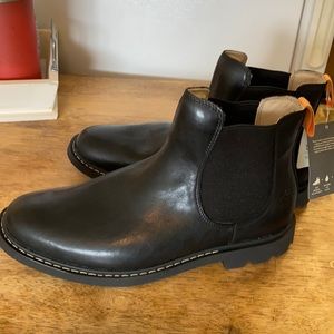 Men’s Timberland Chelsea boot- size 8.5- Never been worn- NWT. Leather